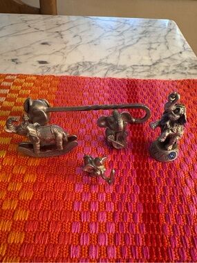 Pewter elephant bundle, like new. Set of five